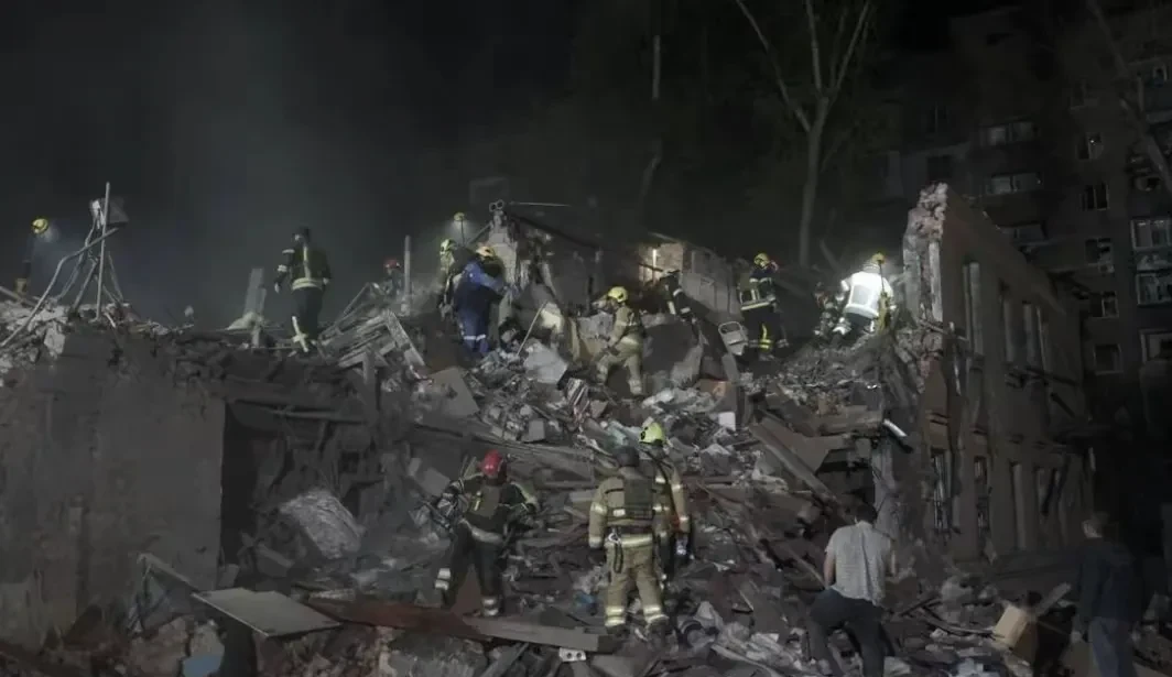 亚博中国官网-雄鹿队防守崩盘，惨遭对手狂轰猛炸，详细资料.-亚博中国官网